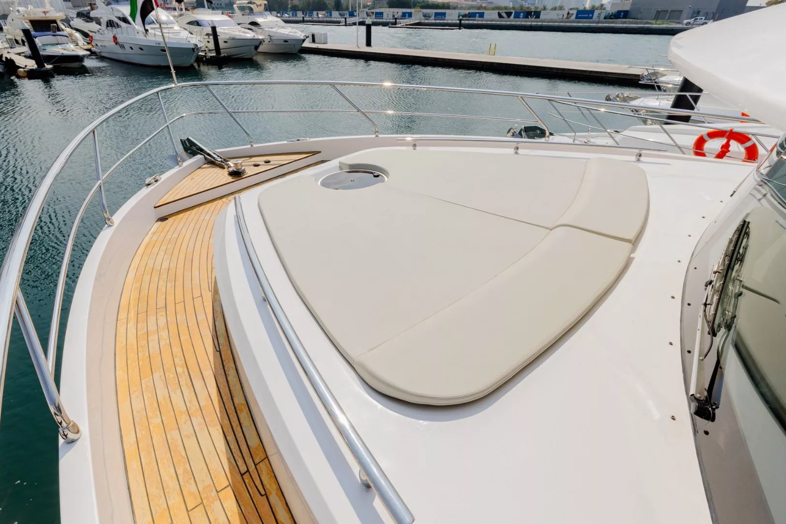 Sky Walker Reno charter in Dubai, photo 10