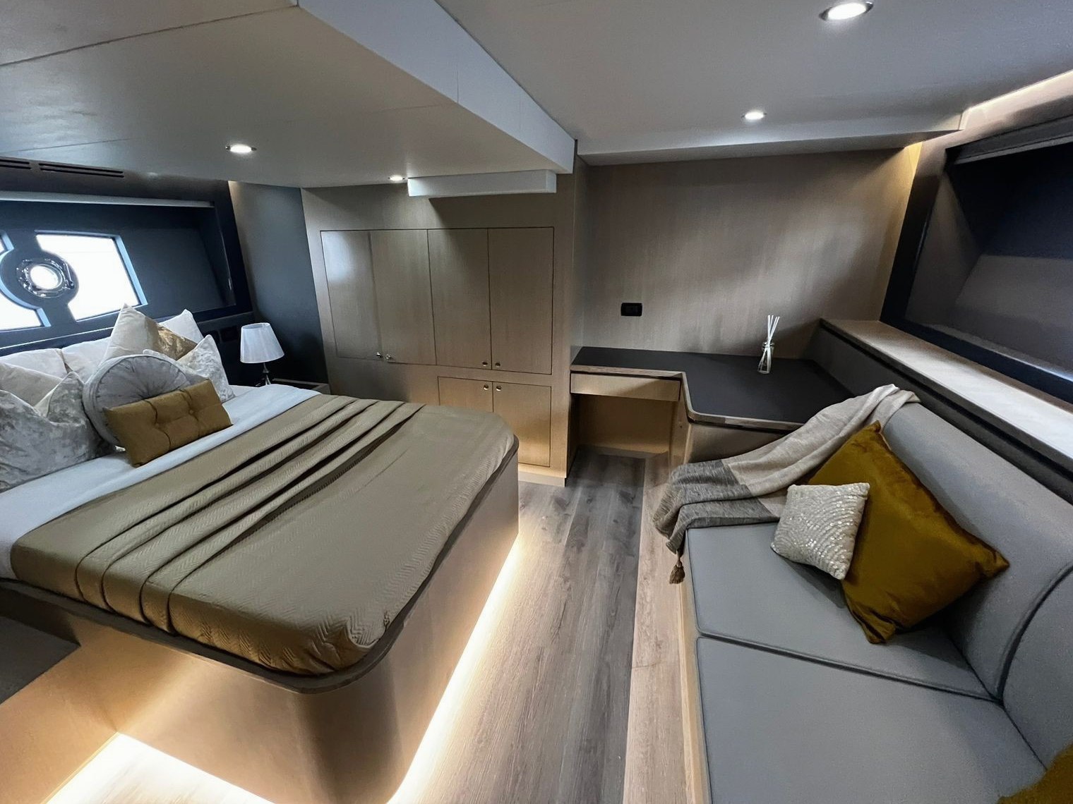Sky Walker Ava charter in Dubai, photo 6