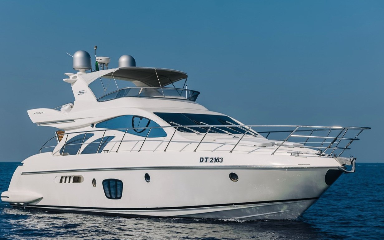 Azimut 8ofUs for charter