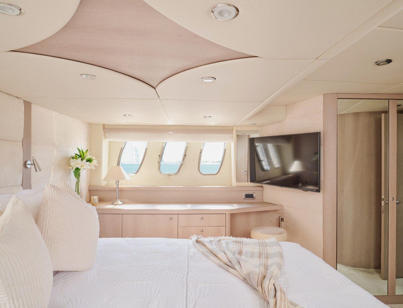 Sunseeker Satoshi charter in Dubai, photo 6
