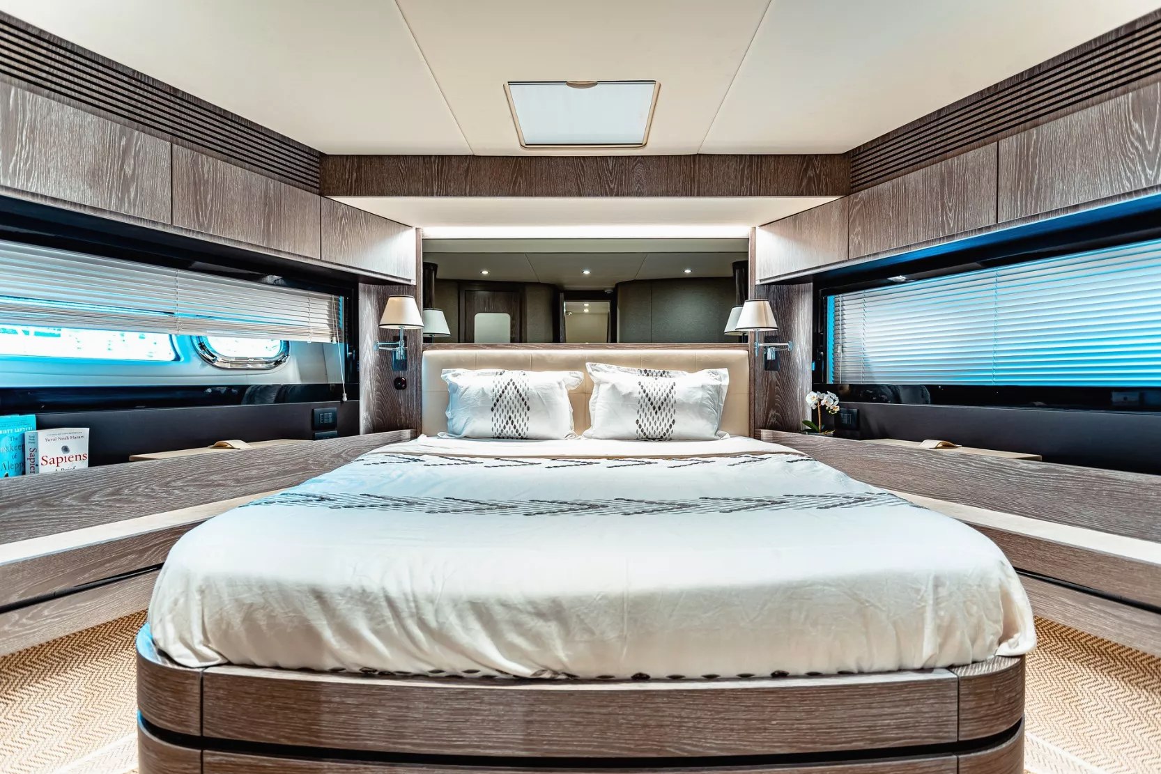 Azimut Magellano 66 ft charter in Dubai, photo 7