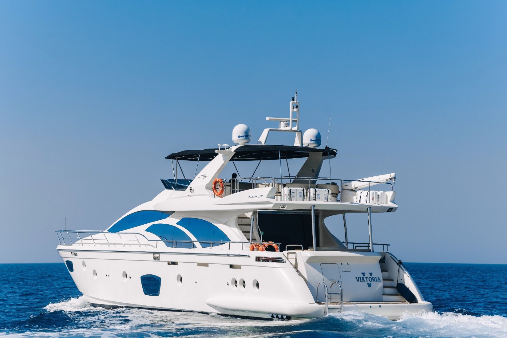 Azimut Viktoria charter in Dubai, photo 9