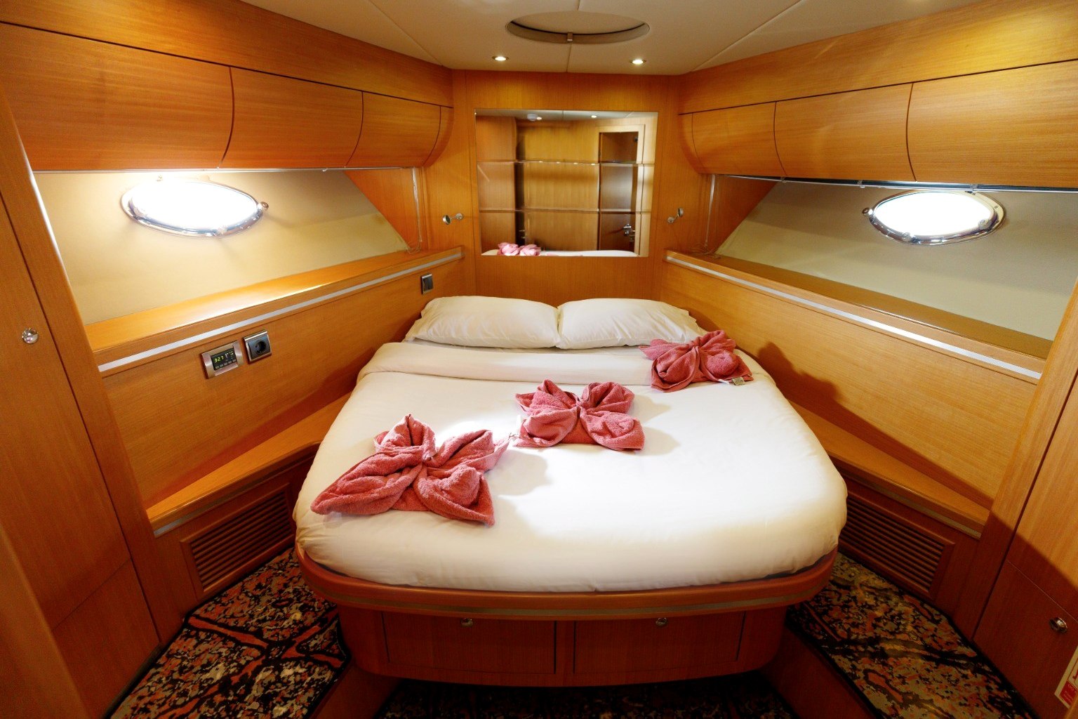 Numarine Veronika charter in Dubai, photo 9