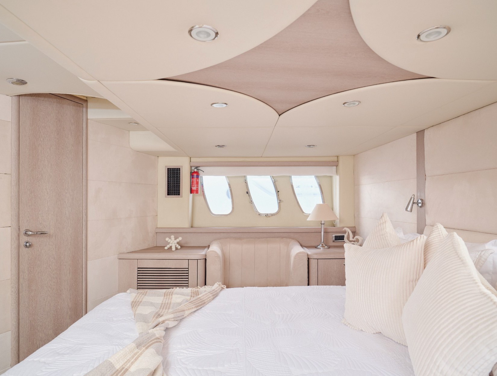 Sunseeker Satoshi charter in Dubai, photo 5