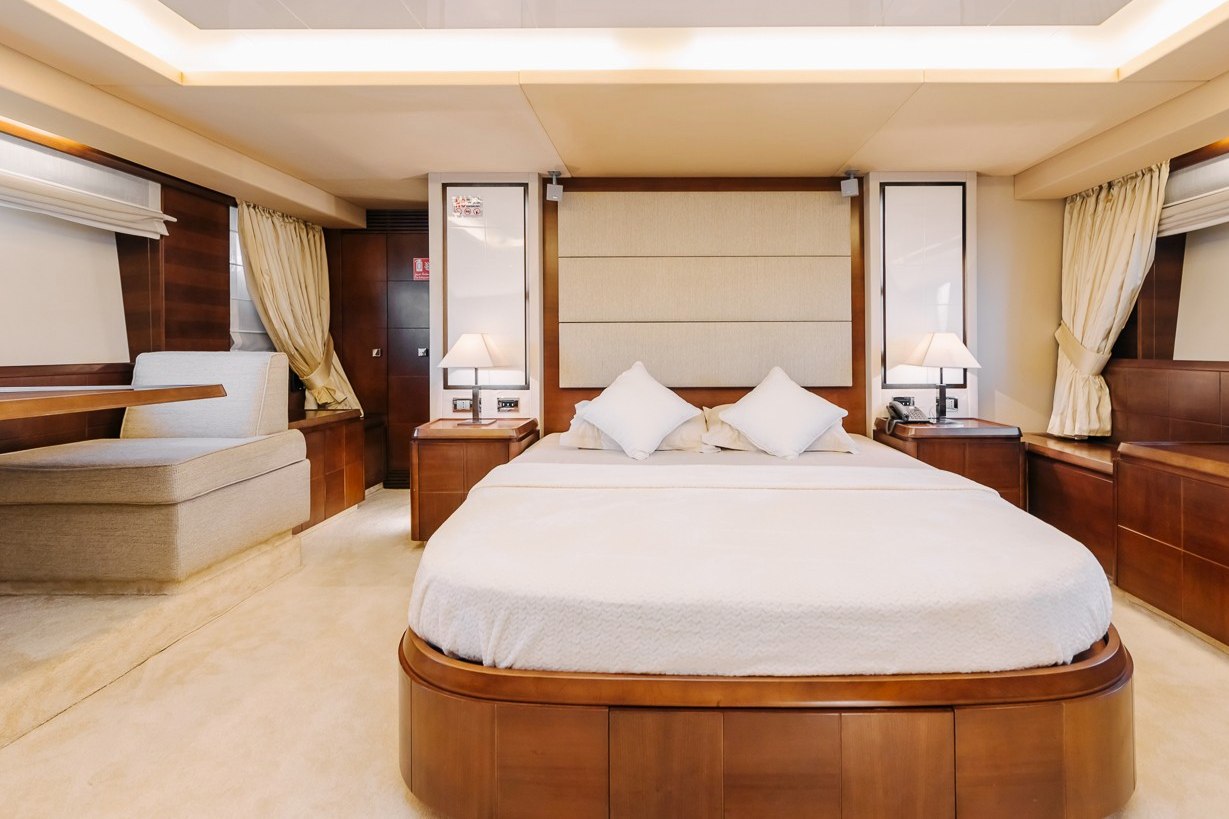 Azimut Viktoria charter in Dubai, photo 13