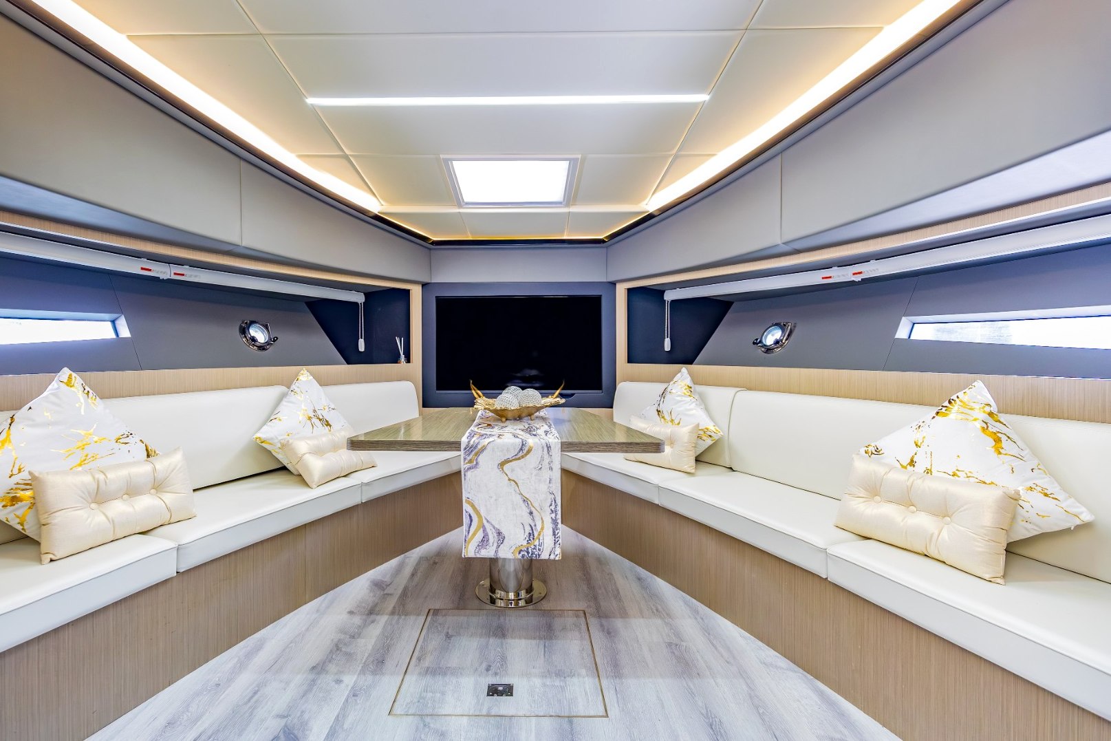Sky Walker Kio charter in Dubai, photo 3