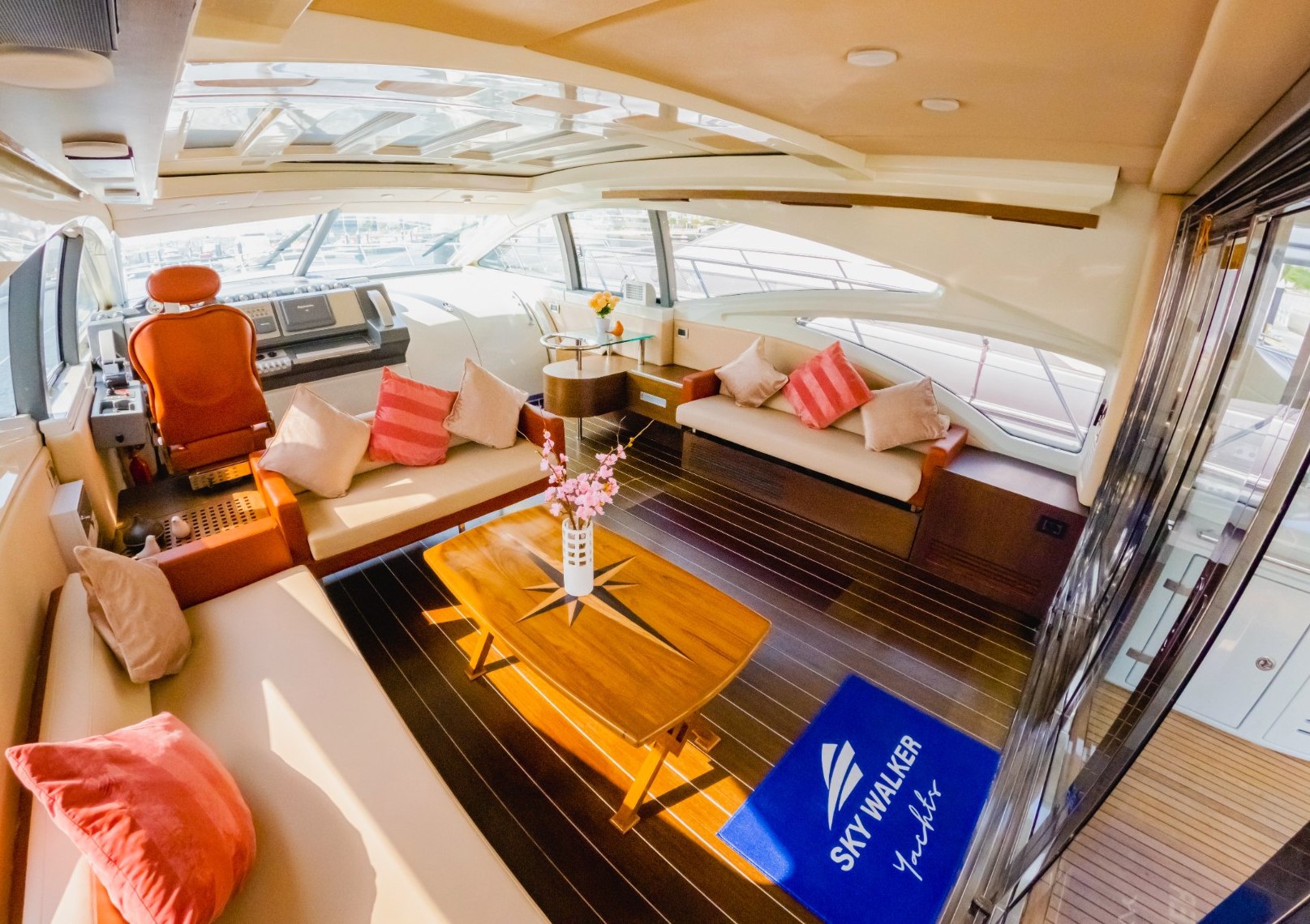 Azimut Sura charter in Dubai, photo 7