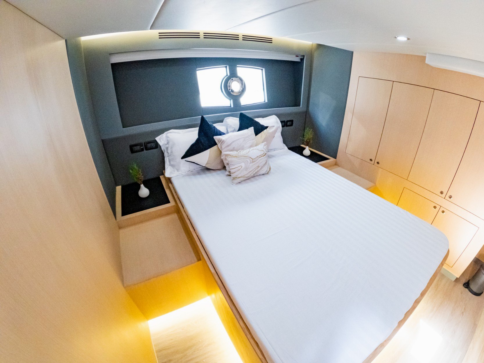 Sky Walker Uno charter in Dubai, photo 9