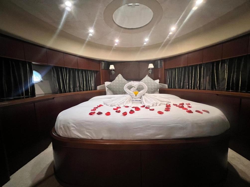 Princess Amotea charter in Dubai, photo 9
