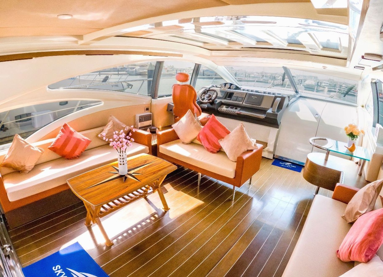 Azimut Sura charter in Dubai, photo 8
