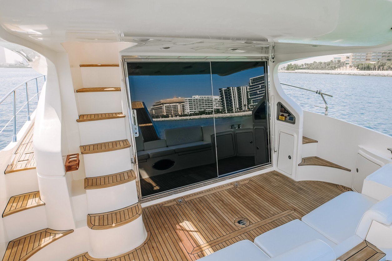 Azimut No Regrets charter in Dubai, photo 8