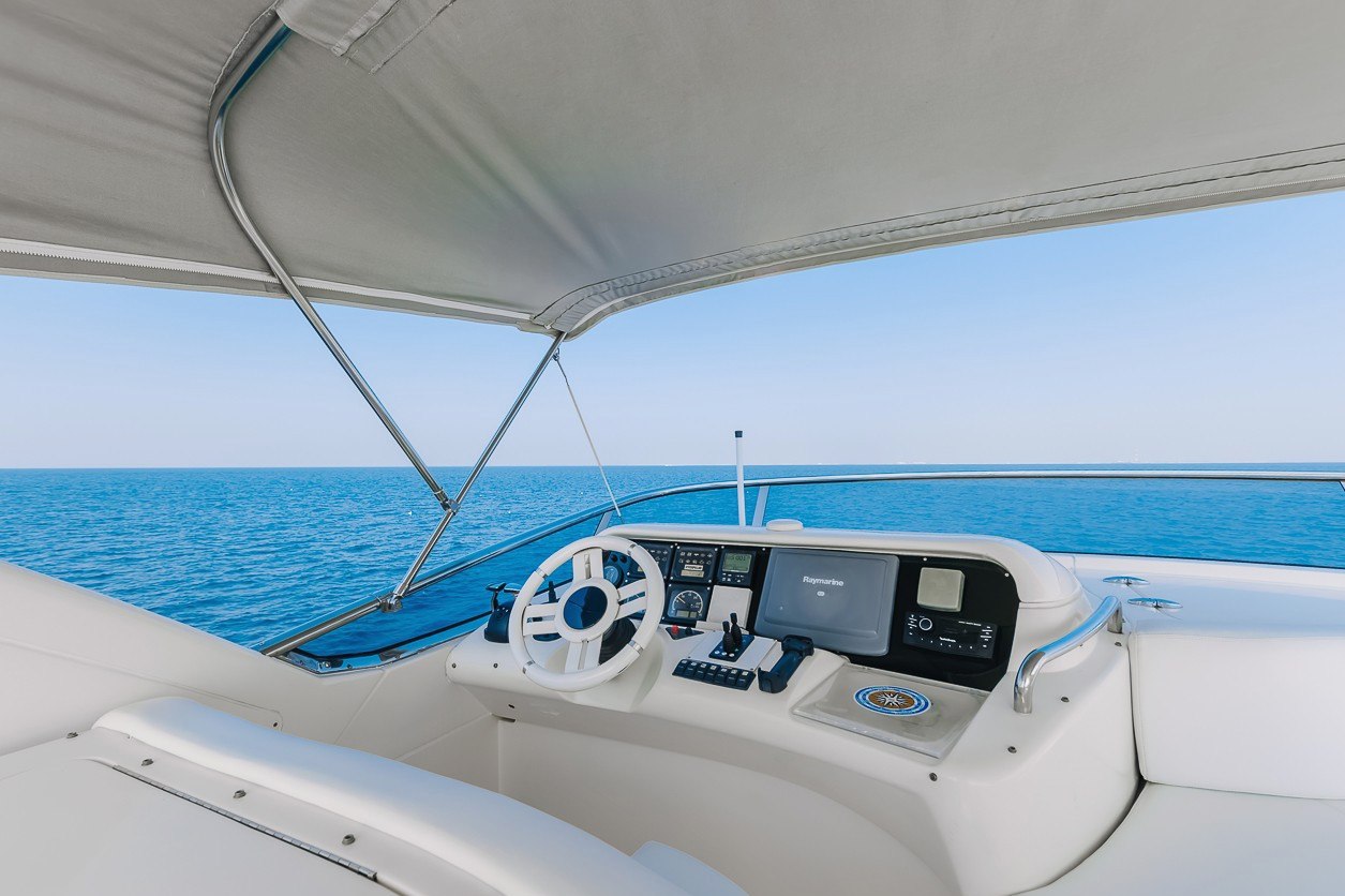 Azimut 8ofUs charter in Dubai, photo 3