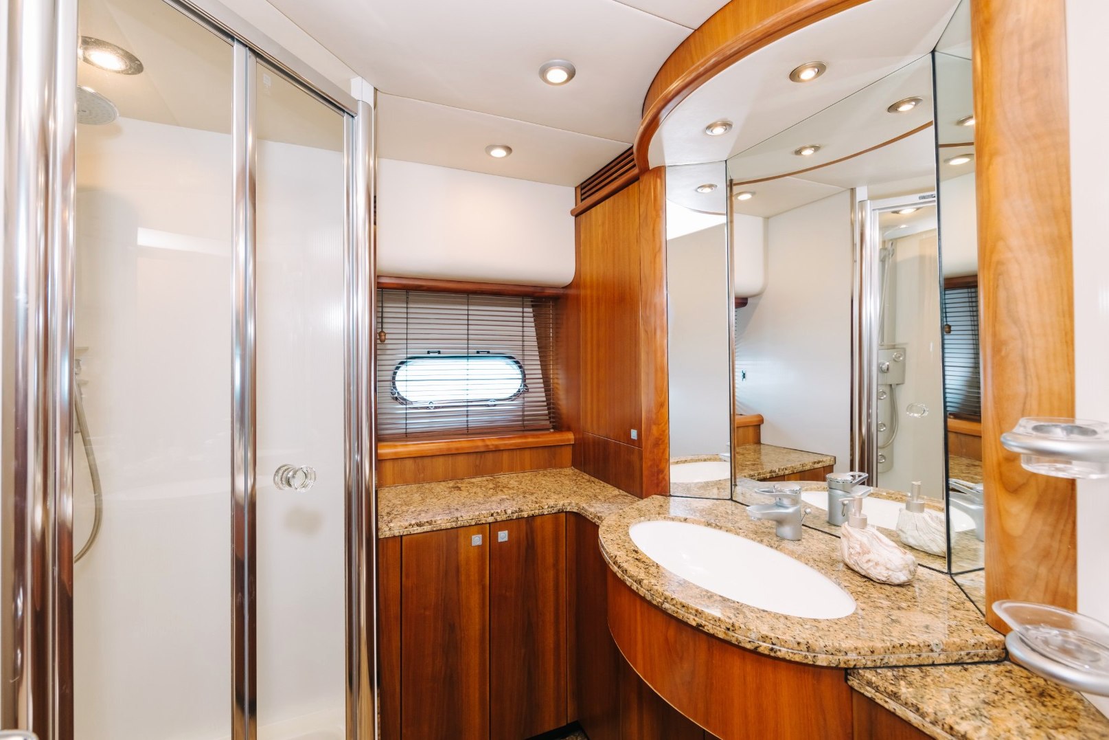 Sunseeker Why Not charter in Dubai, photo 3