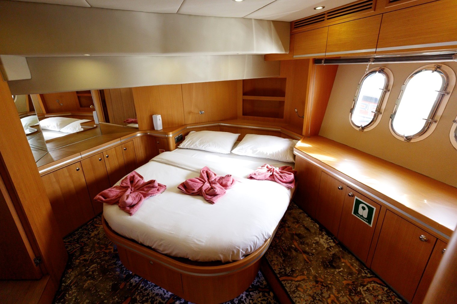 Numarine Veronika charter in Dubai, photo 3