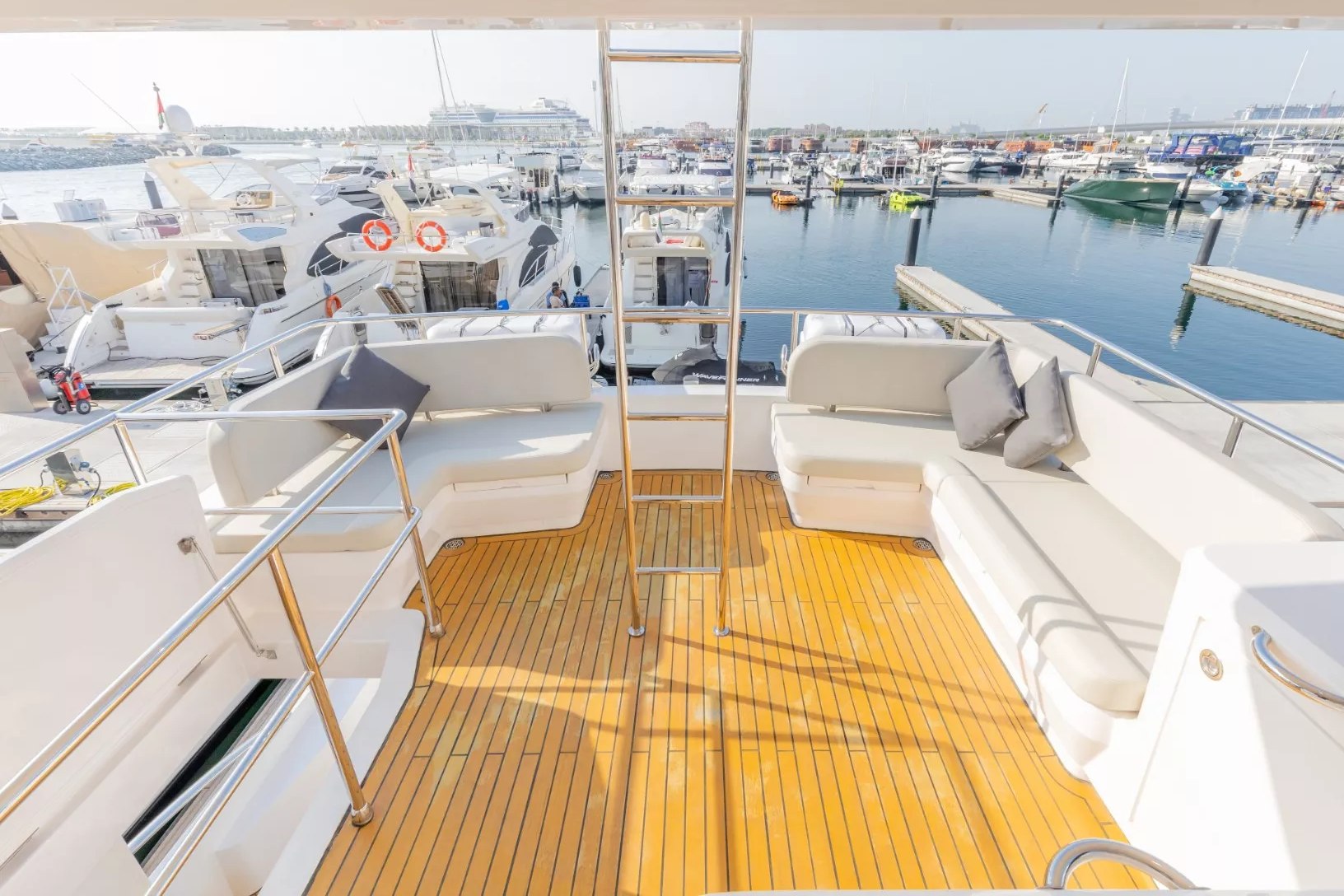 Sky Walker Fibo charter in Dubai, photo 15