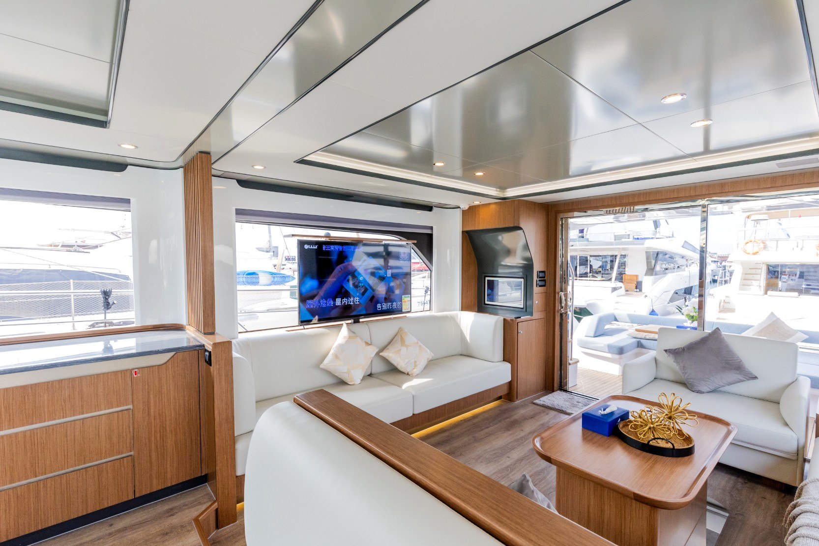 Sky Walker Amie X63 Sport charter in Dubai, photo 4