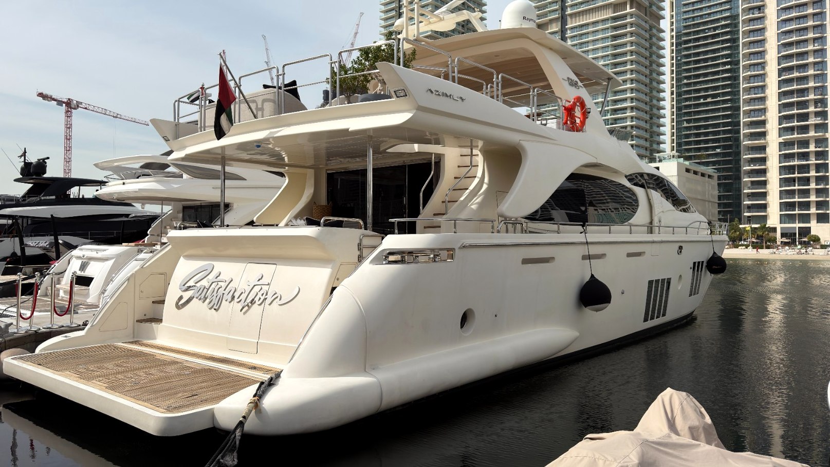 Azimut Satisfaction charter in Dubai, photo 7