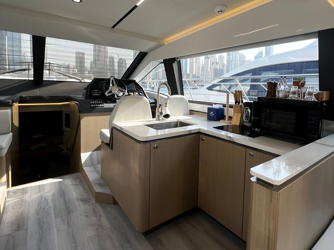 Sky Walker Ava charter in Dubai, photo 5