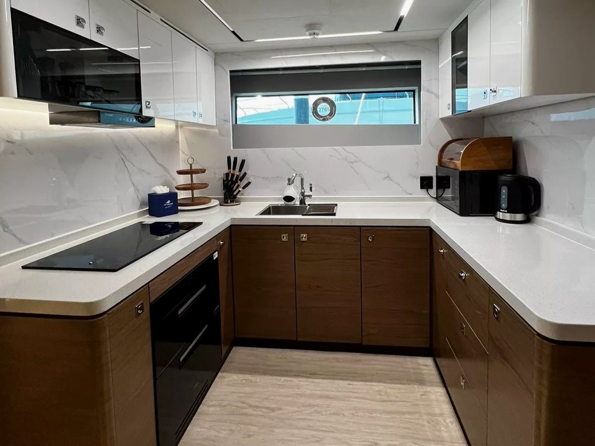 Sky Walker Taka Blue charter in Dubai, photo 5