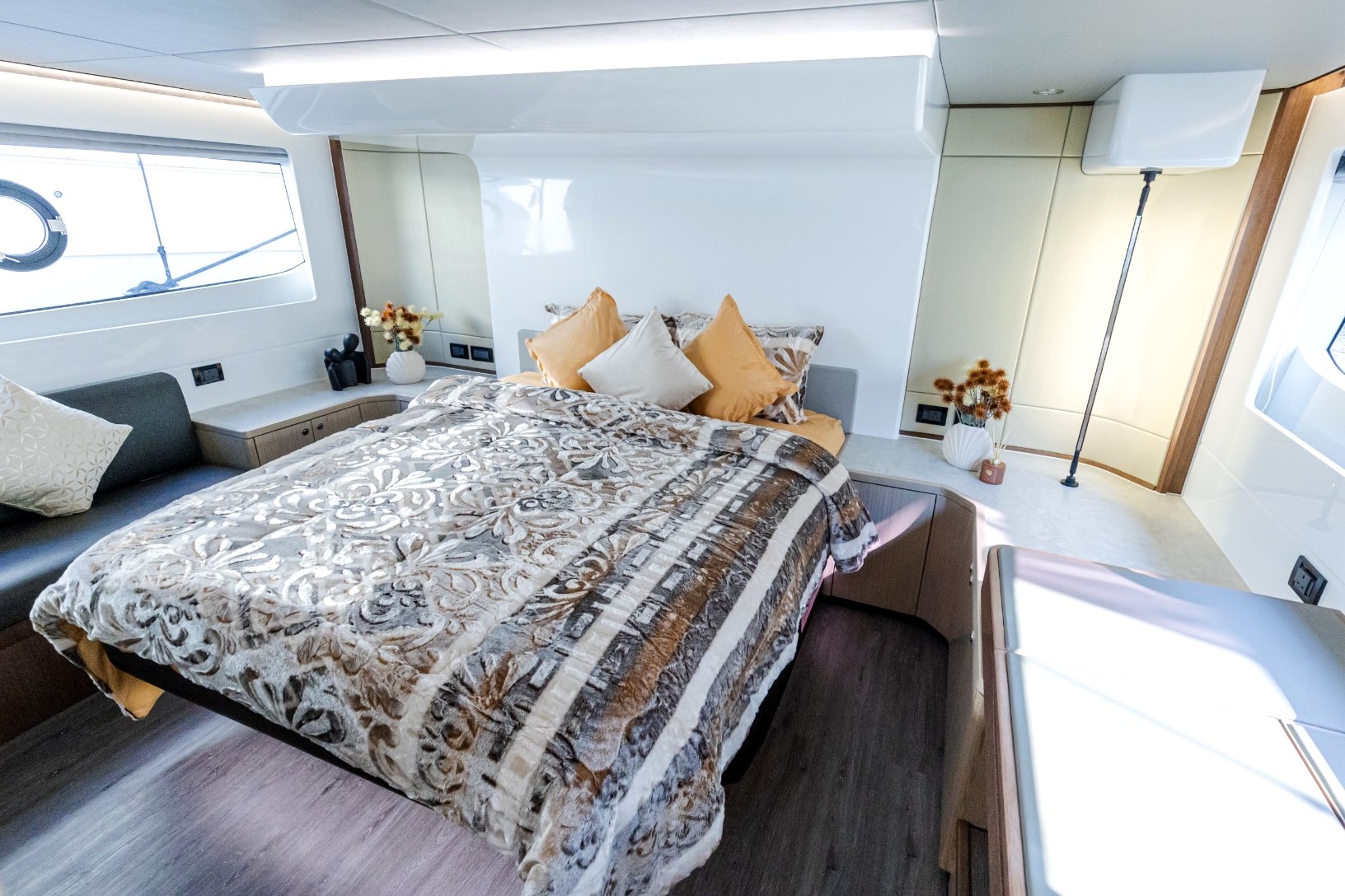 Sky Walker Fly X53 Sport charter in Dubai, photo 9