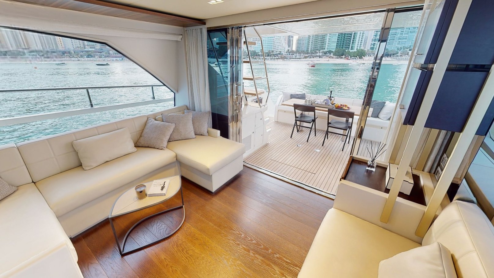 Ferretti 67 ft charter in Dubai, photo 9