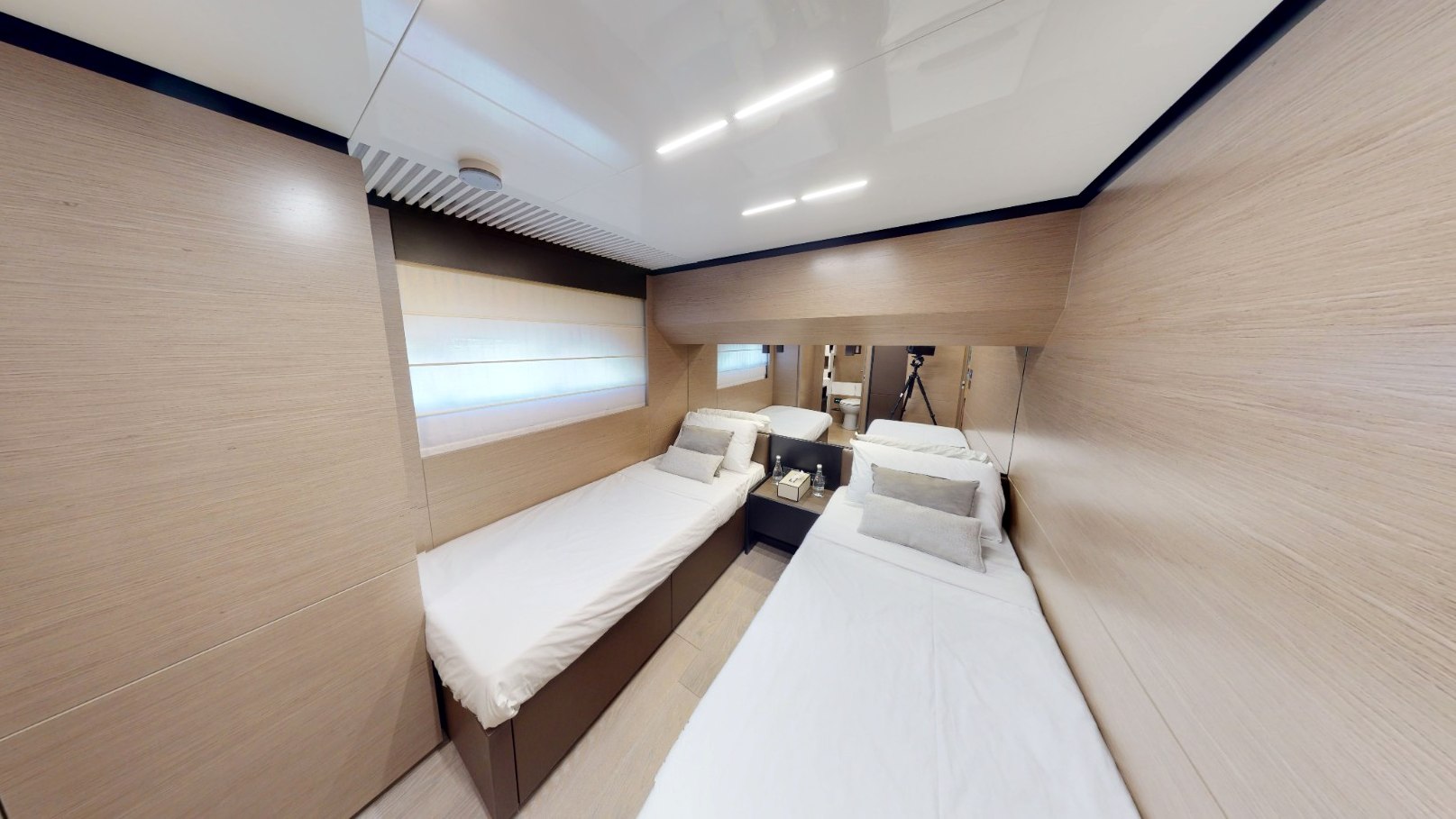 Ferretti 78 ft charter in Dubai, photo 12