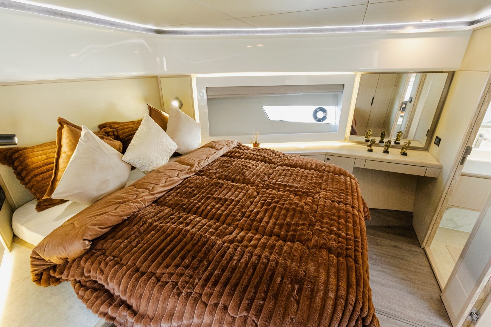 Sky Walker Fly X53 Sport charter in Dubai, photo 12