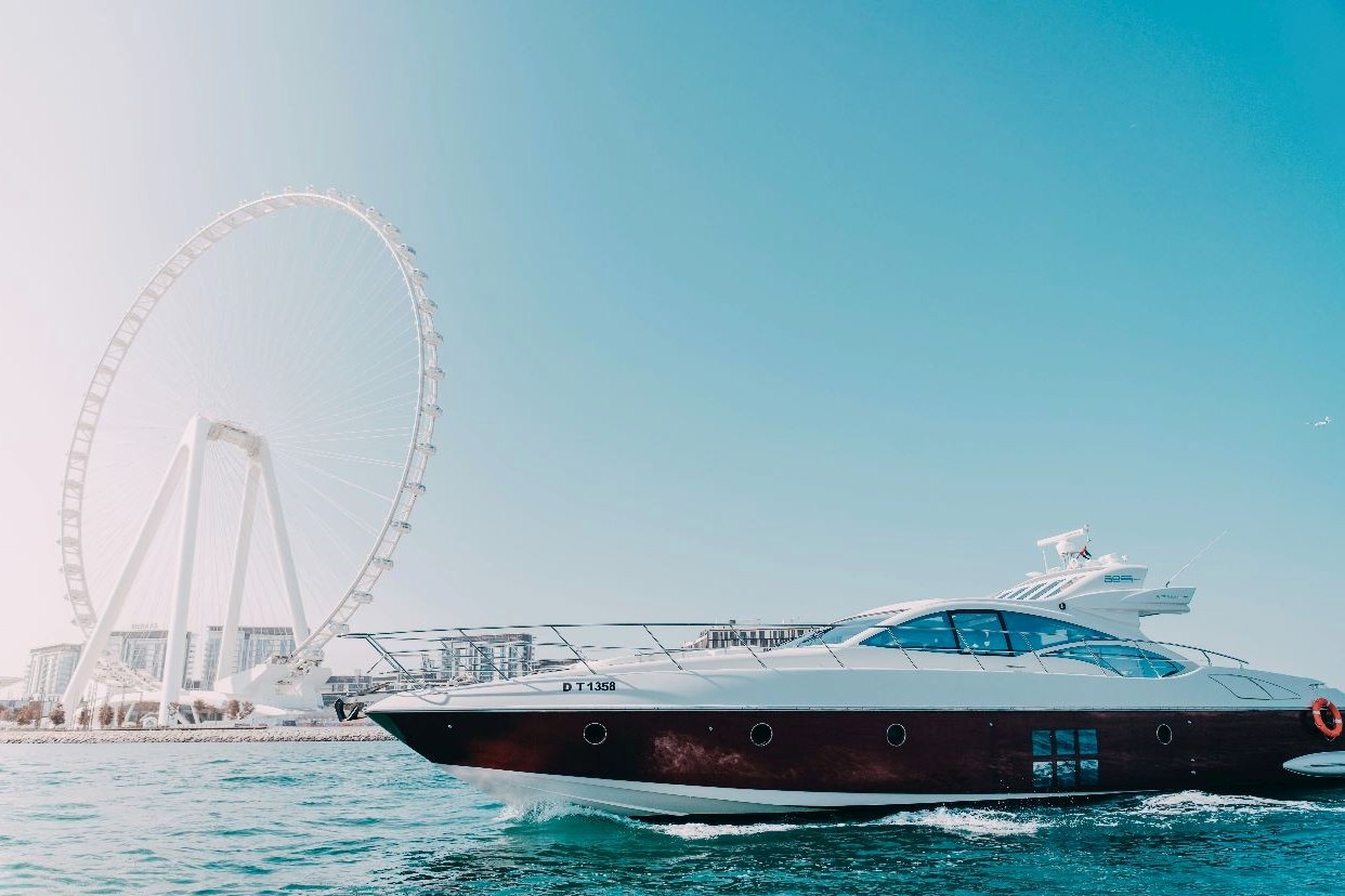 Azimut Sura charter in Dubai, photo 2