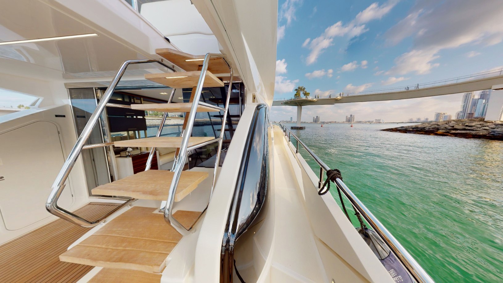 Ferretti 67 ft charter in Dubai, photo 12