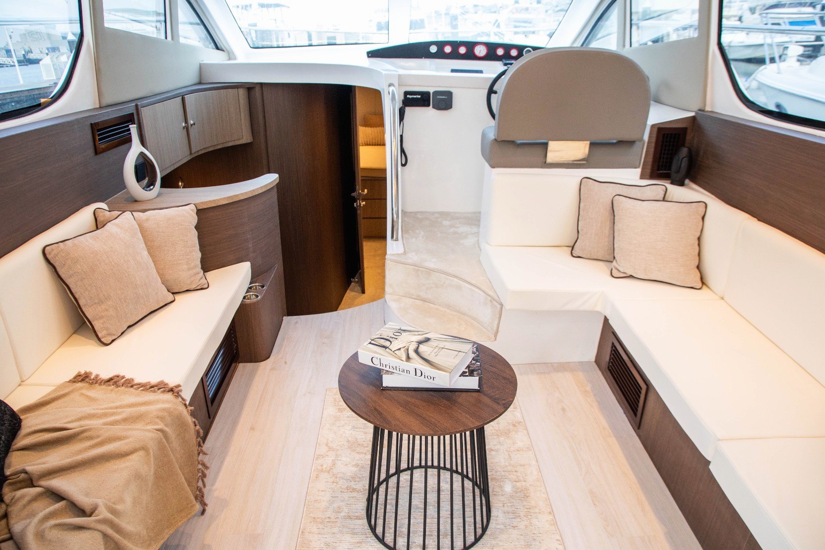 Intermare May One charter in Dubai, photo 4