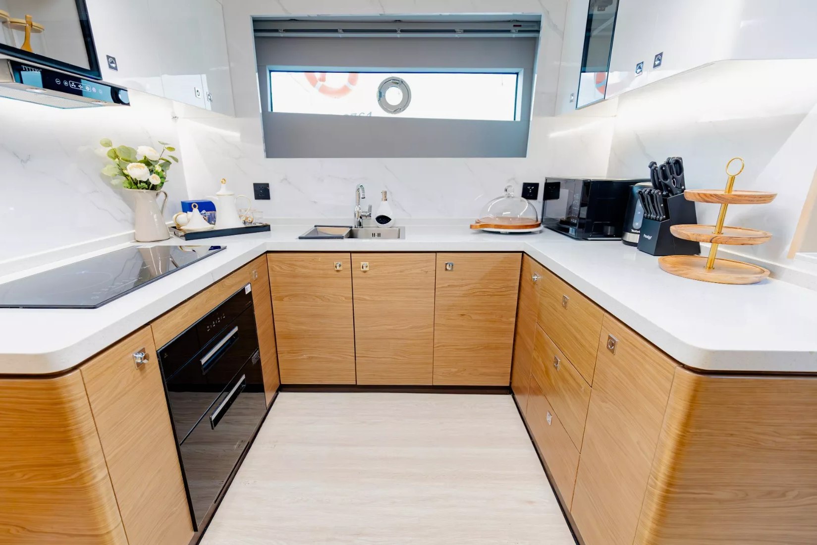 Sky Walker Reno charter in Dubai, photo 14