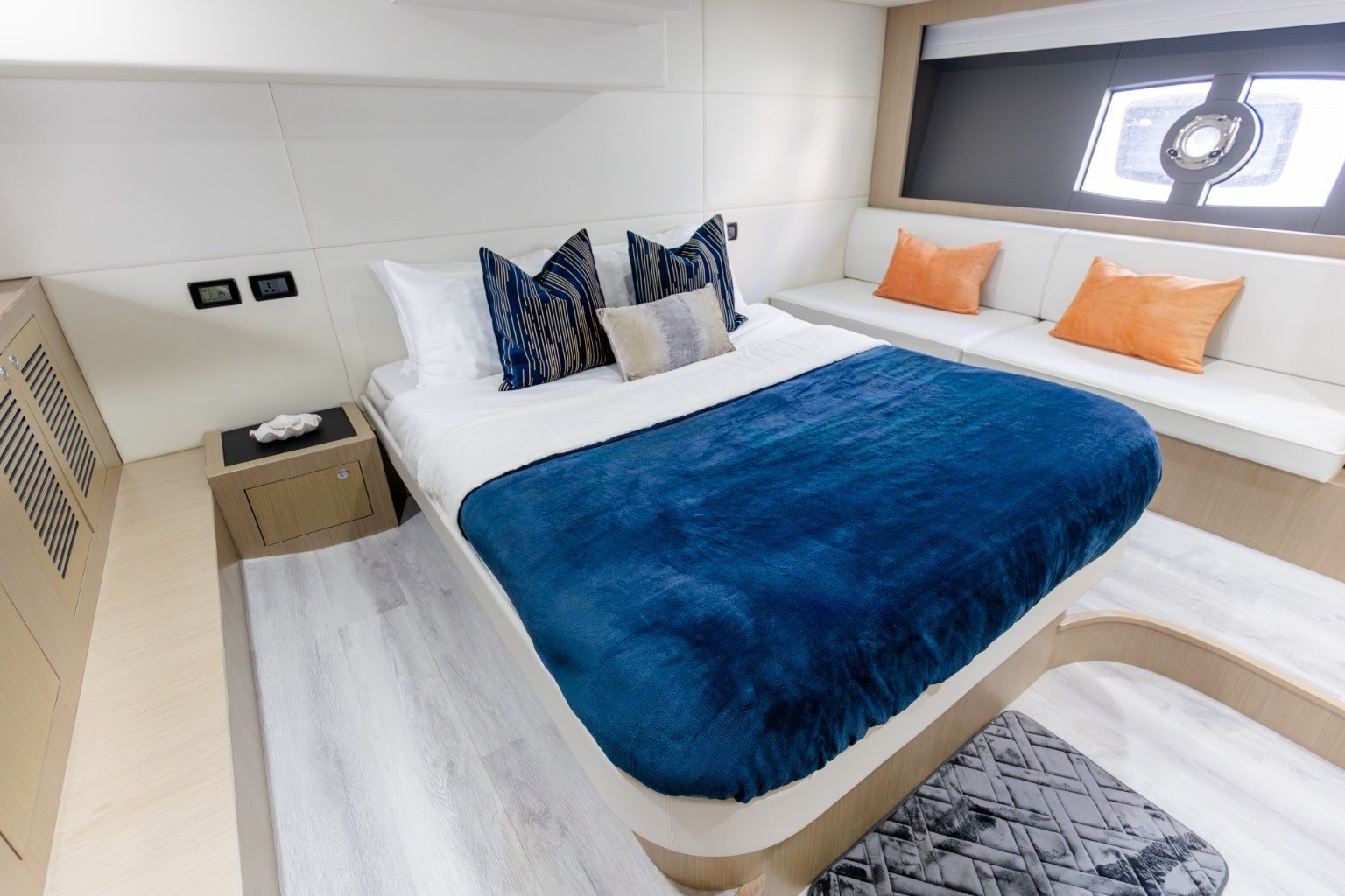 Sky Walker Ace charter in Dubai, photo 3