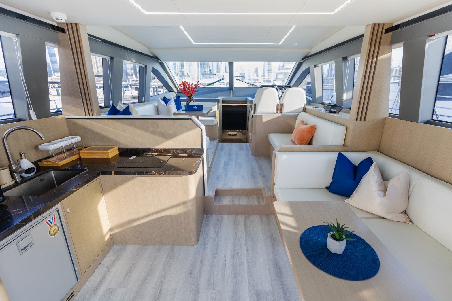 Sky Walker Ace charter in Dubai, photo 2
