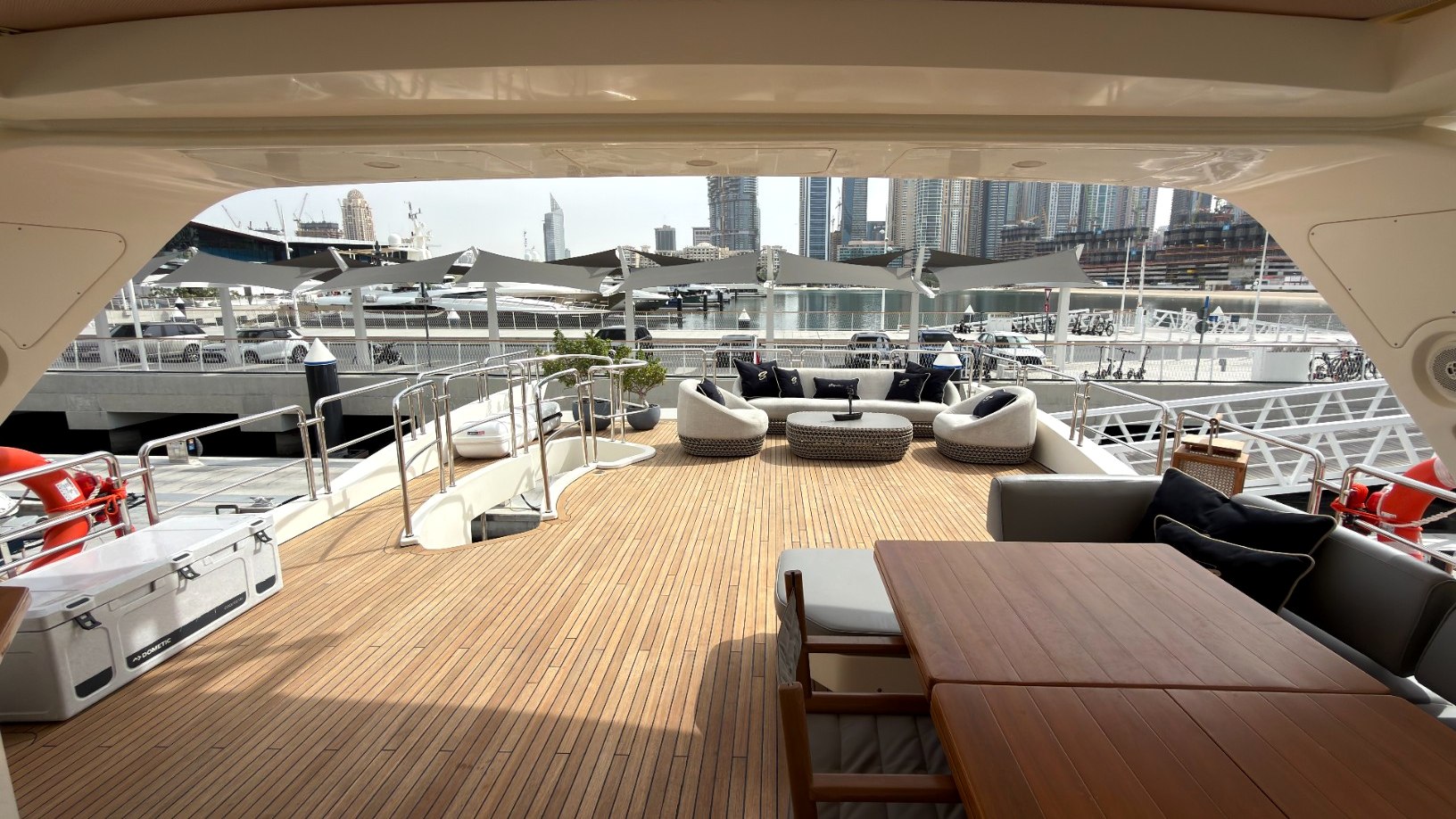 Azimut Satisfaction charter in Dubai, photo 5
