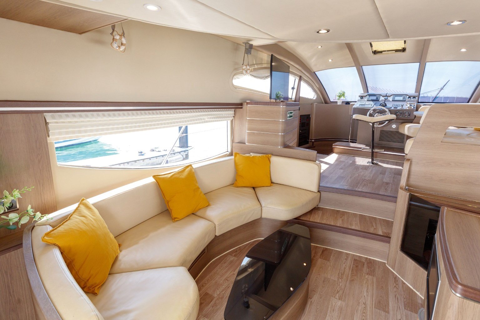 Numarine Veronika charter in Dubai, photo 5