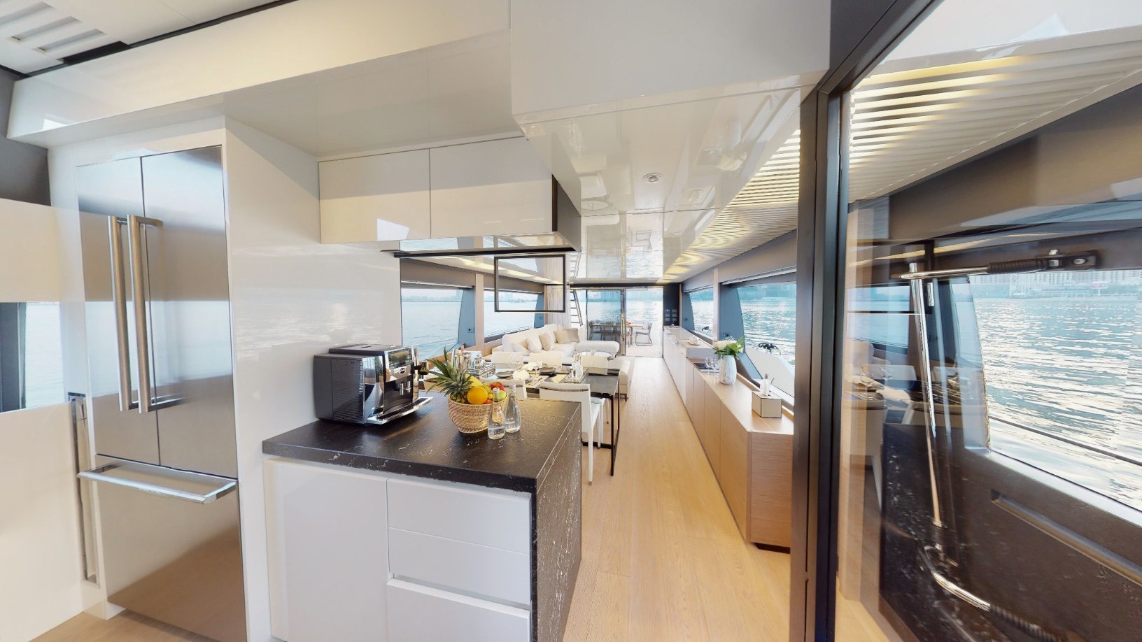 Ferretti 78 ft charter in Dubai, photo 16