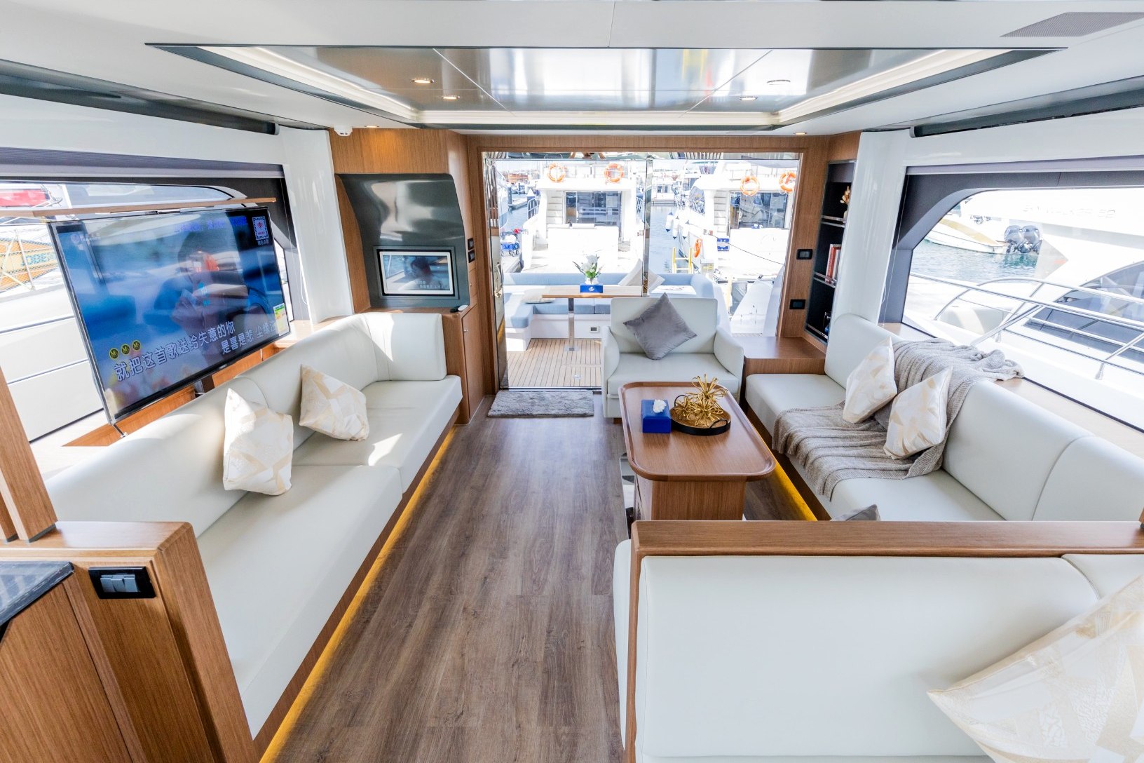 Sky Walker Amie X63 Sport charter in Dubai, photo 15