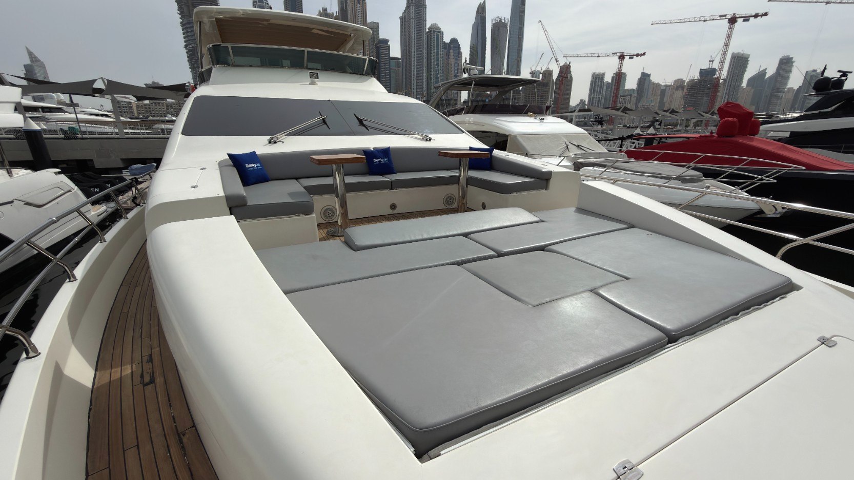 Azimut Satisfaction charter in Dubai, photo 11