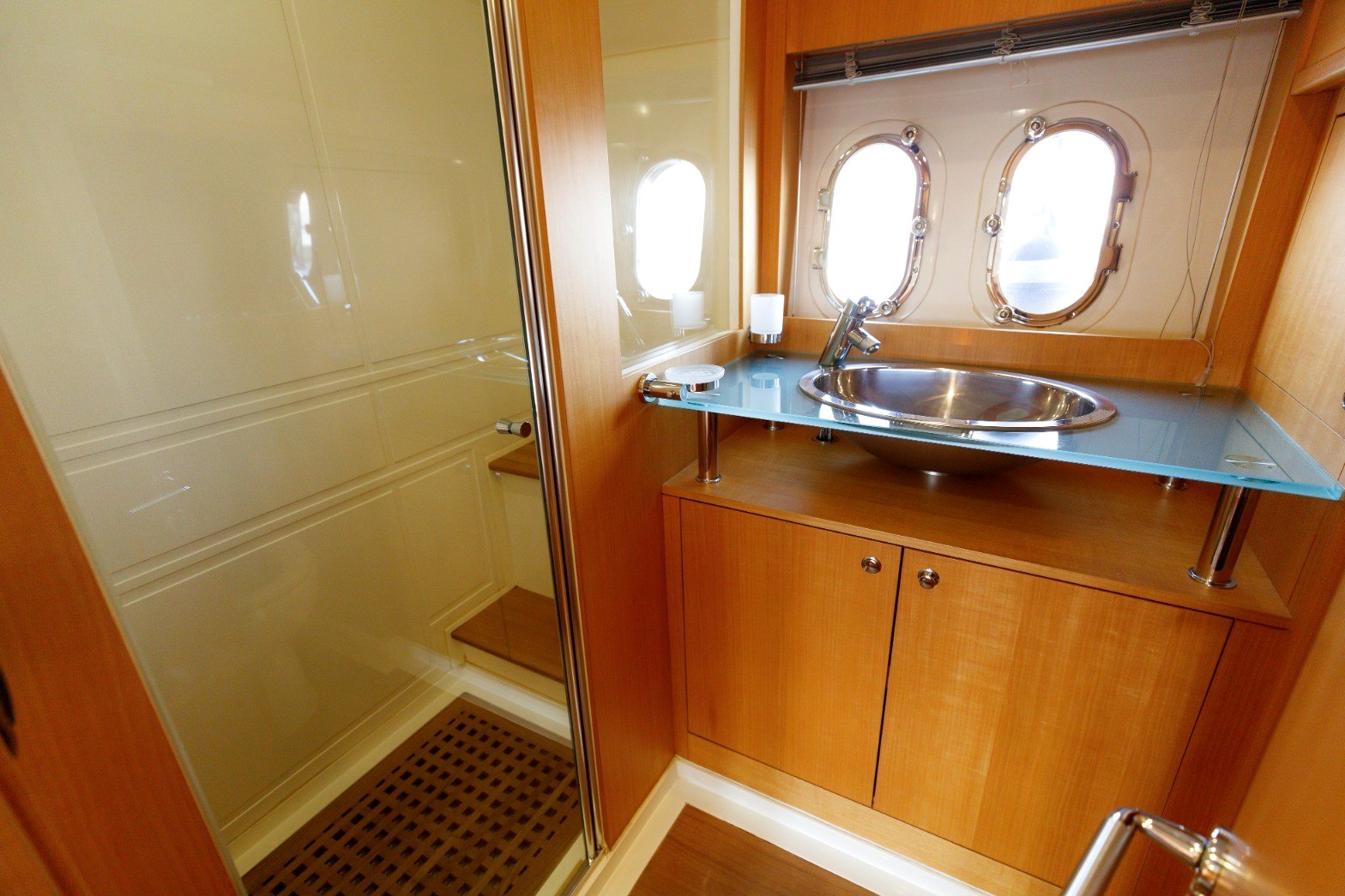 Numarine Veronika charter in Dubai, photo 4