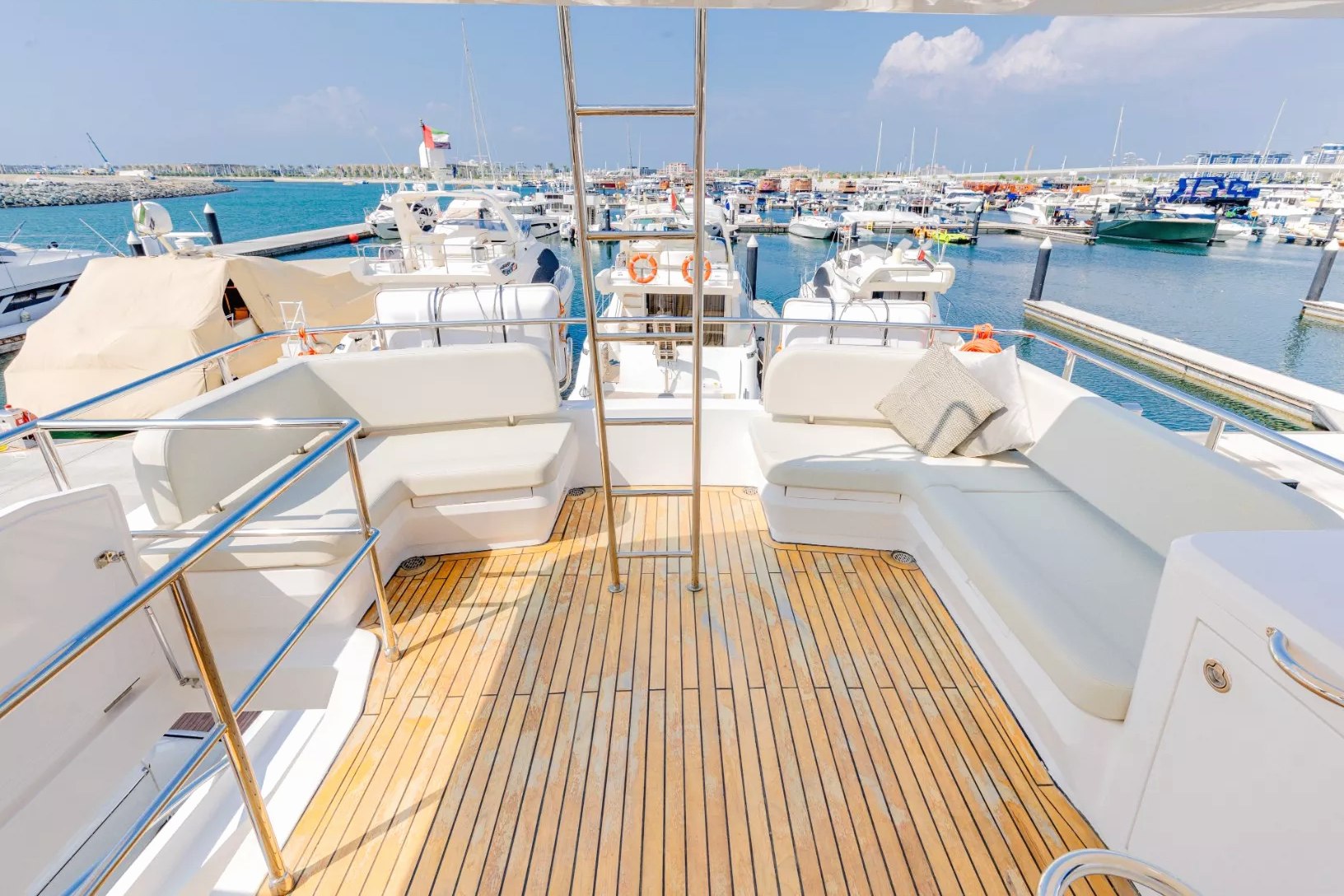 Sky Walker Reno charter in Dubai, photo 16