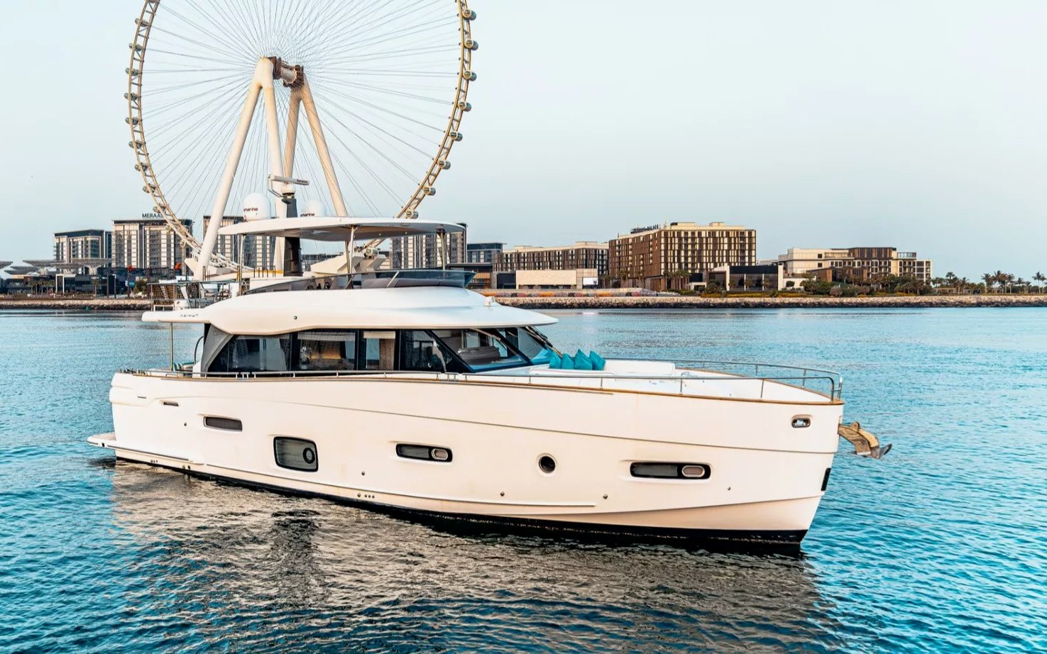 Azimut Magellano 66 ft for charter
