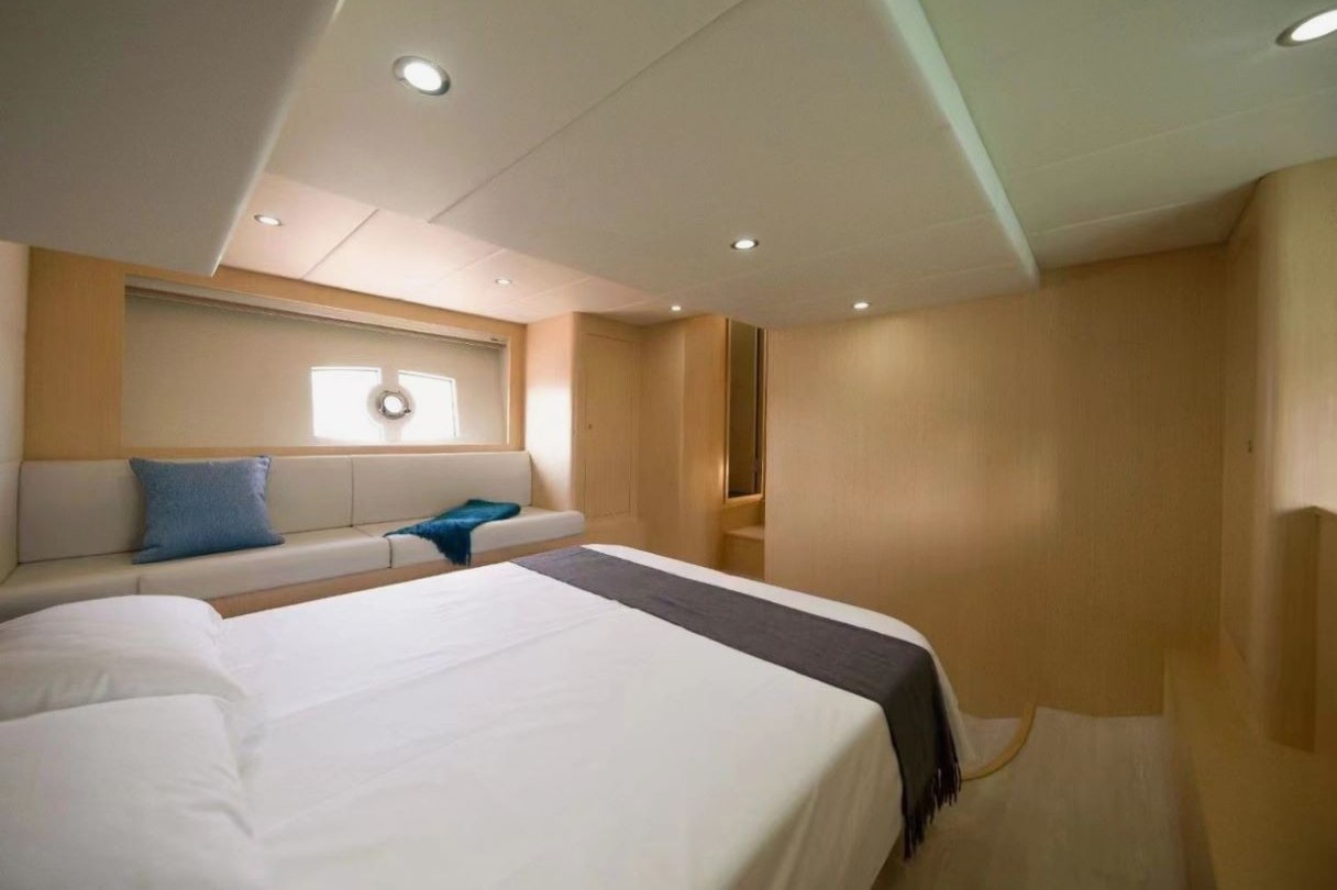 Sky Walker Oxo charter in Dubai, photo 6